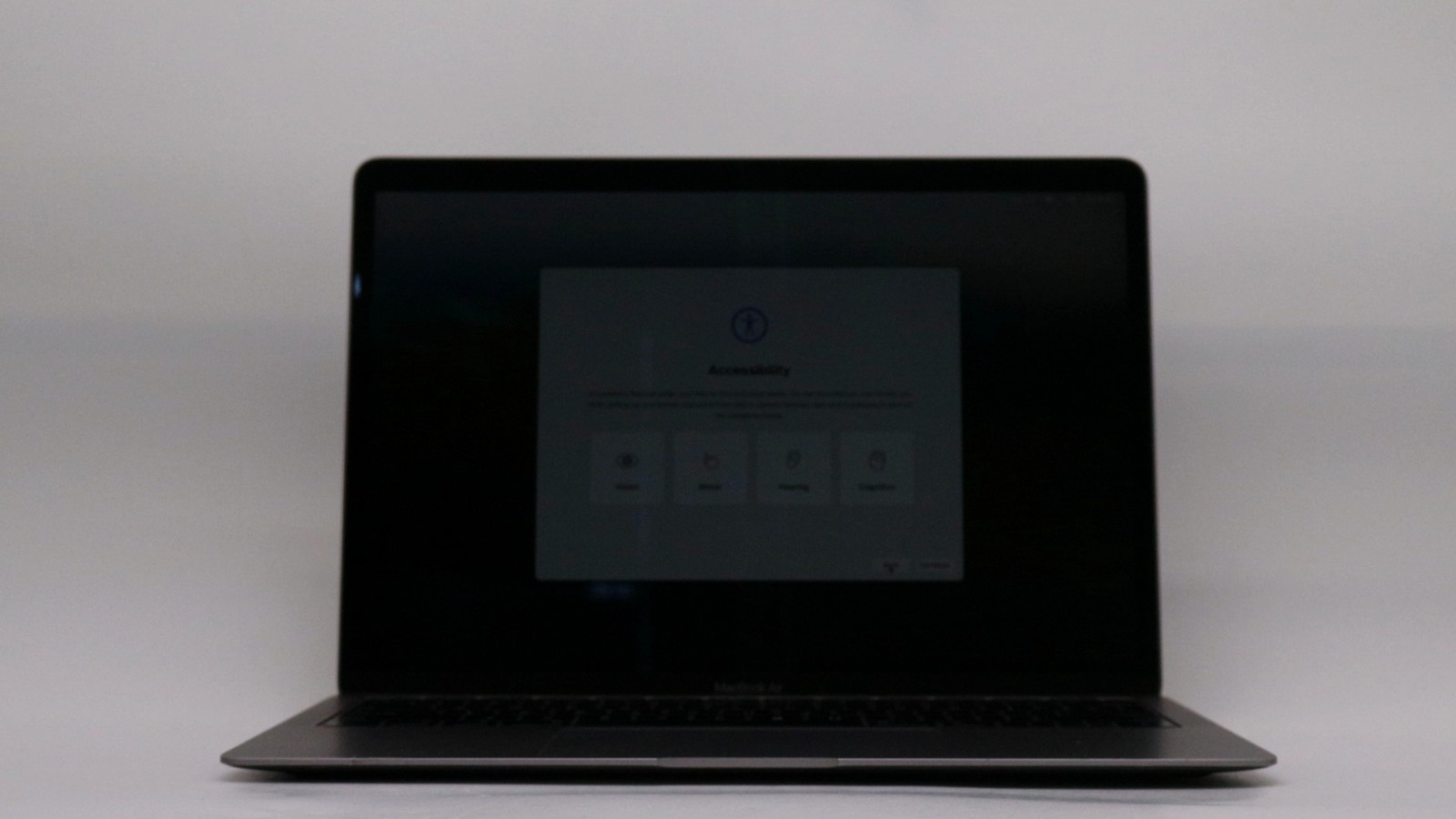 Apple Macbook Air 13" i5-8210Y 8GB 128GB READ DESC