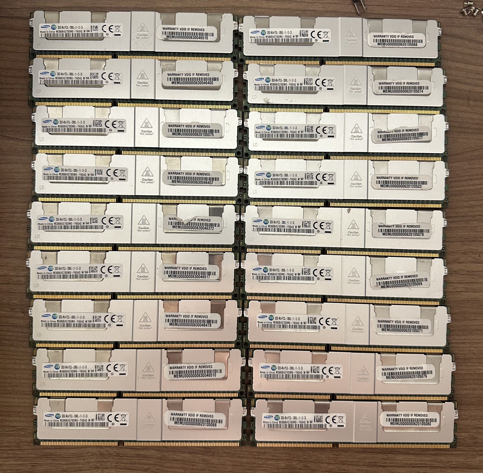 Lot of 18 Samsung M386B4G70DM0-YK04Q DDR3 SDRAM Memory Modules