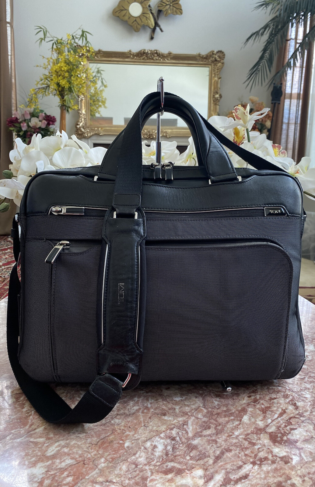 Tumi Arrive Sawyer Grey Business Laptop Briefcase 255002PW2 EUC, Retail $745