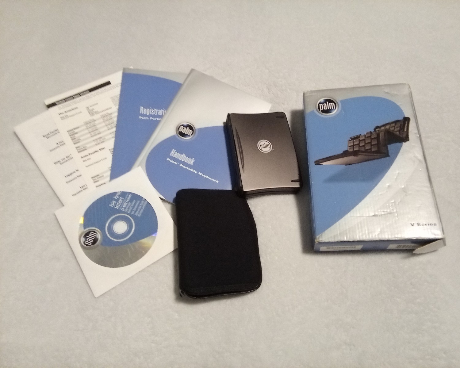 Palm Palm V Series Foldable Portable Keyboard Silver w/ Case CDs Manuals