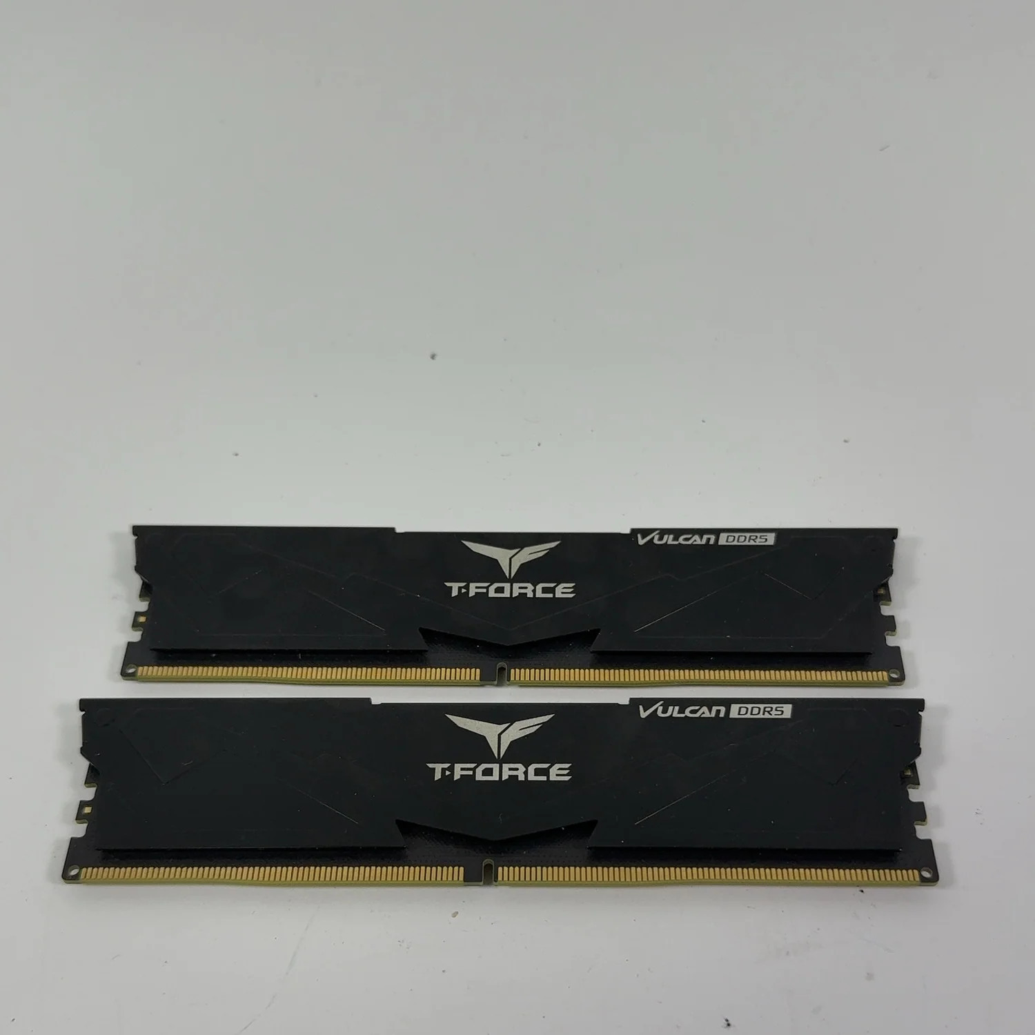 TeamGroup T-Force Vulcan 32GB (2x16GB) RAM DDR5 6000MHz FLBD516G6000HC38GBK
