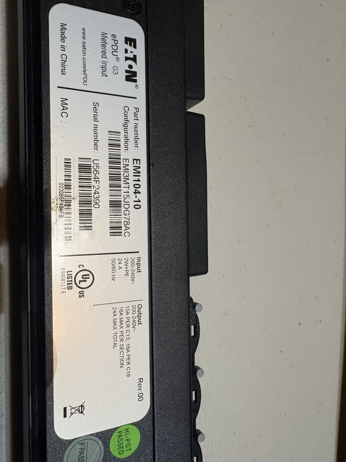 Eaton ePDU G3 EMI104-10. Configuration EMI3MT15JDG78AC. 200-250v / 24amp.