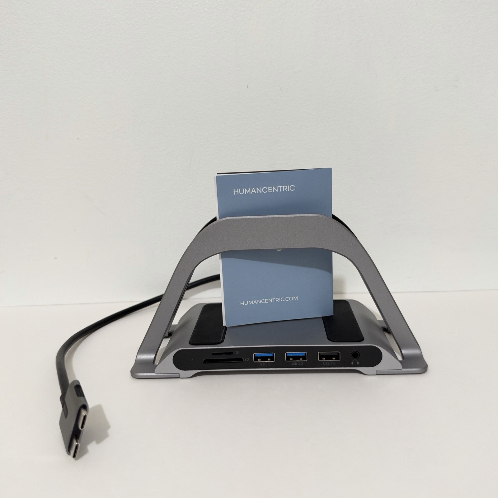 HumanCentric Vertical MacBook Stand with Integrated Hub 301-1024 New Open Box