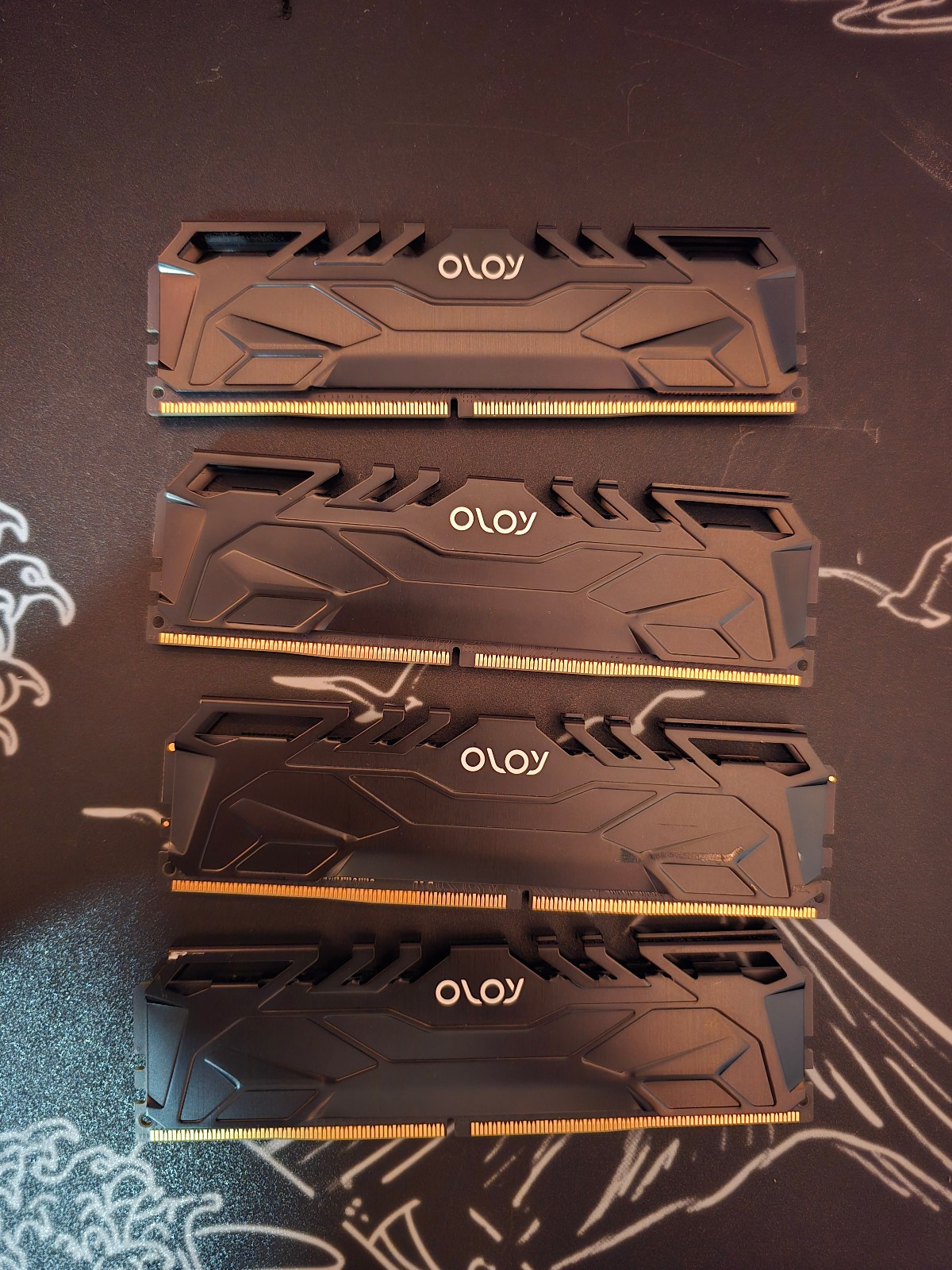 OLOy 32GB 4x8GB DDR4-3000 CL16 PC4-24000 Desktop RAM MD4U083016BJDA B