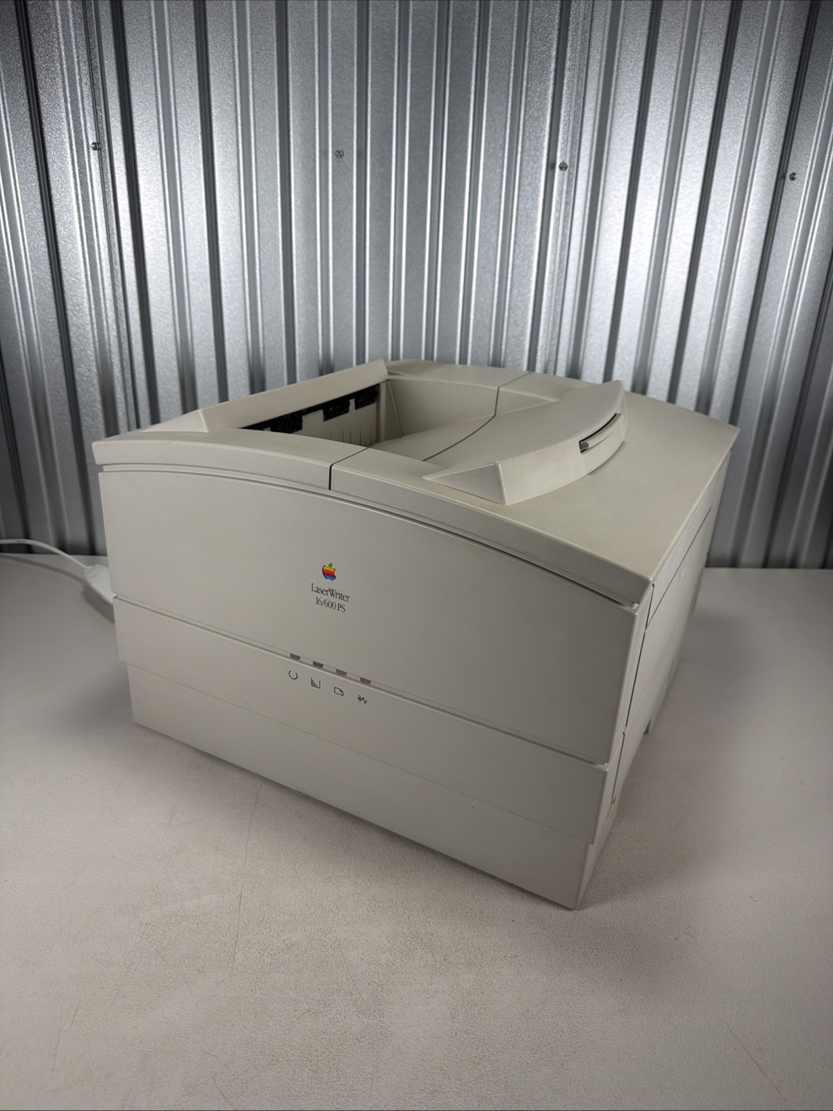 Vintage Apple LaserWriter 16/600 PS M2680 - Powers On