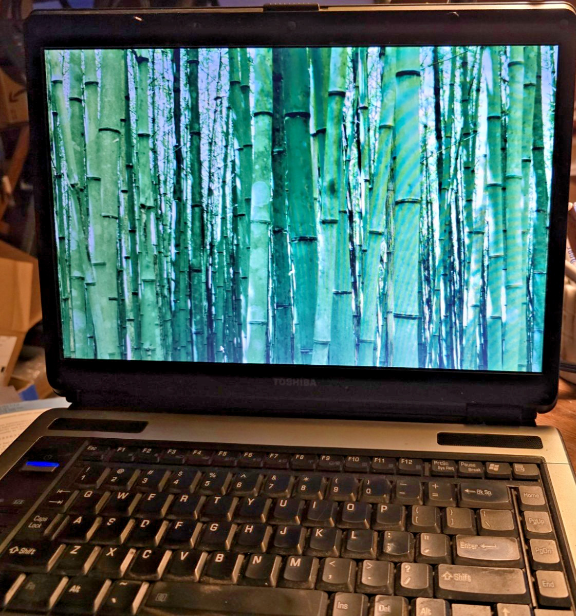 Toshiba Satellite A135-S4527 Laptop with original CDs Books Carton