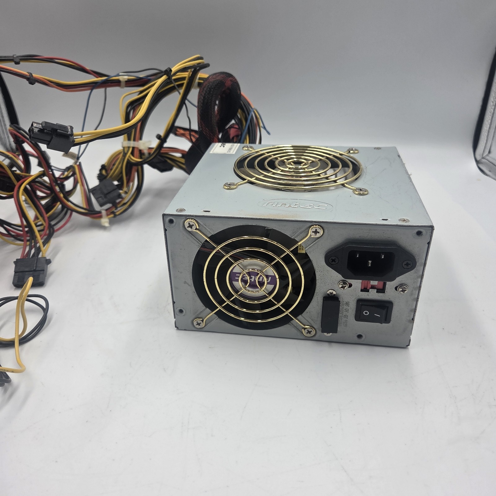 A PRICE Antec True550 EPS12V 550W Desktop Power Supply Tested