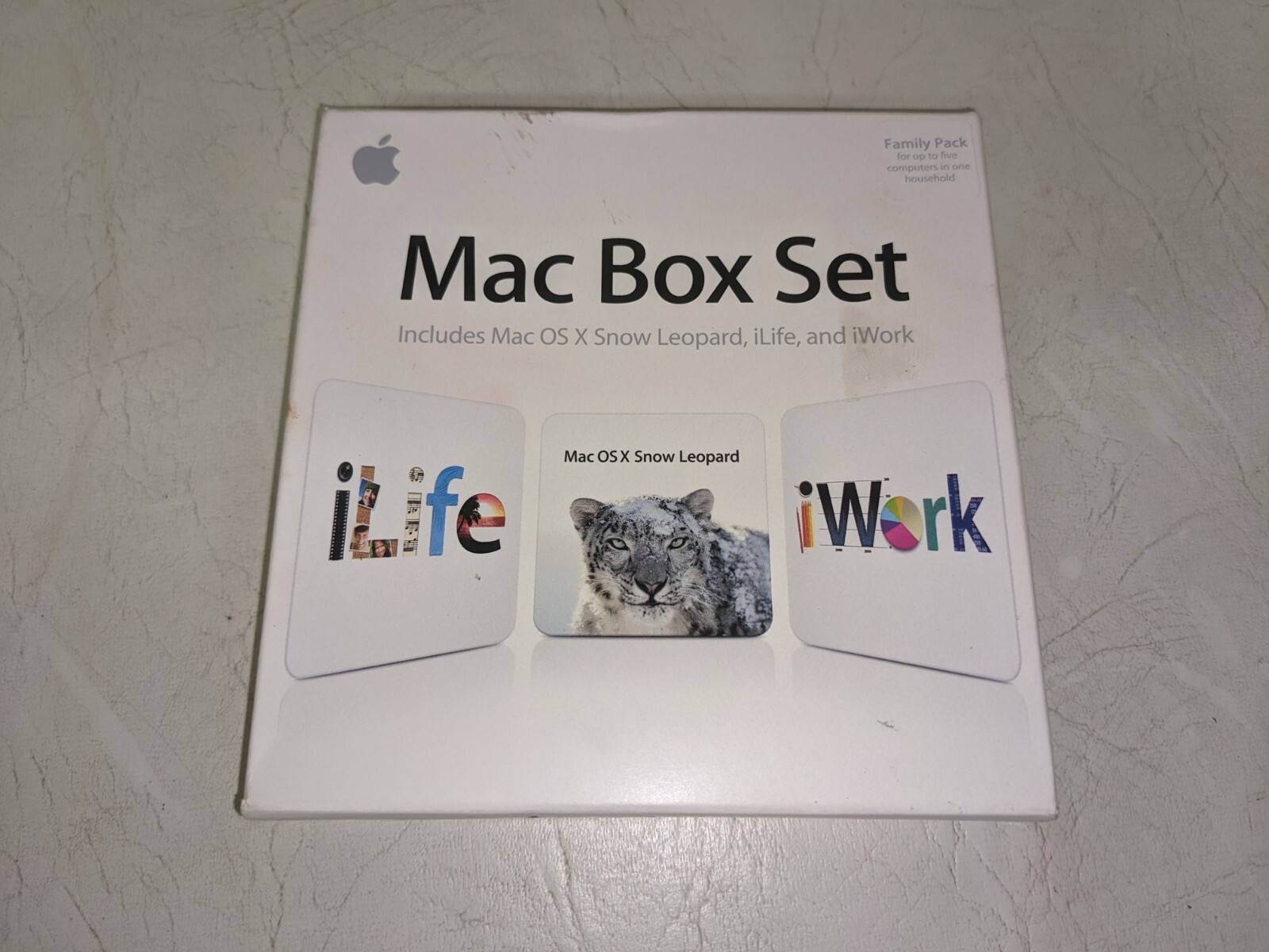 NEVER USED Apple Mac Box Set v.10.6 Snow Leopard Family Pack Intel-based Mac (P9