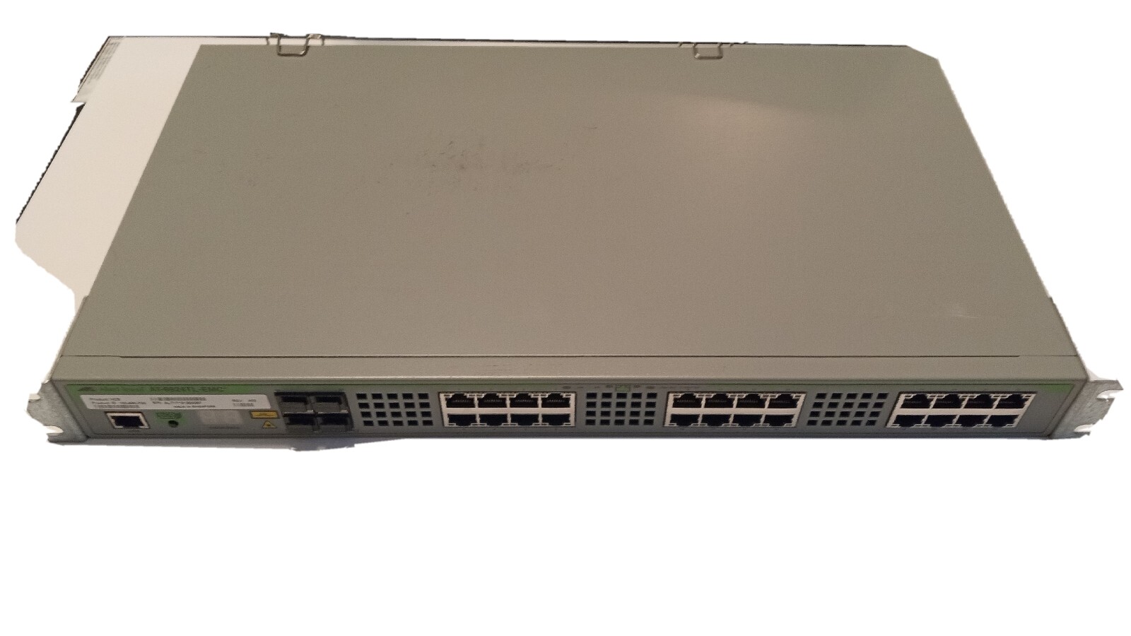 Pre-owned Allied Telesis  AT-9924TL-EMC 24 port gigabit Ethernet network switch