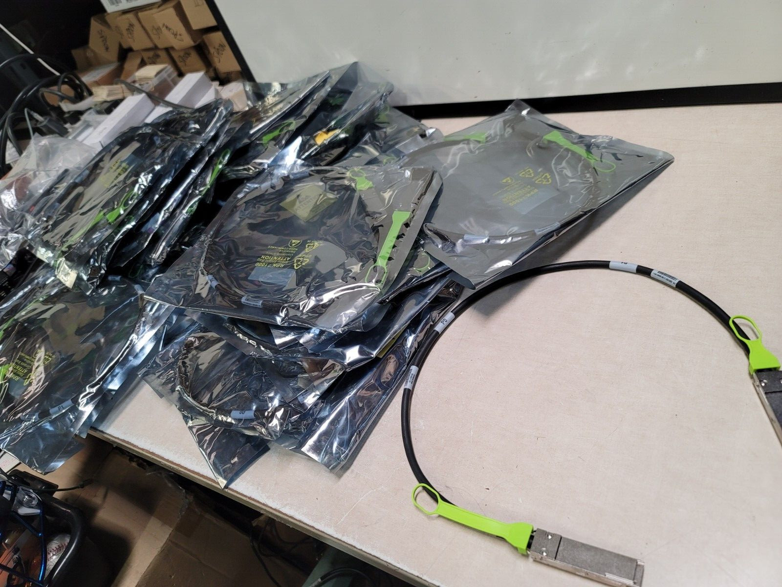 Lot of 29 ZQSFP+ TO ZQSFP+ LSZH  SFP Fiber Transceiver Cables 1002976007 .75m
