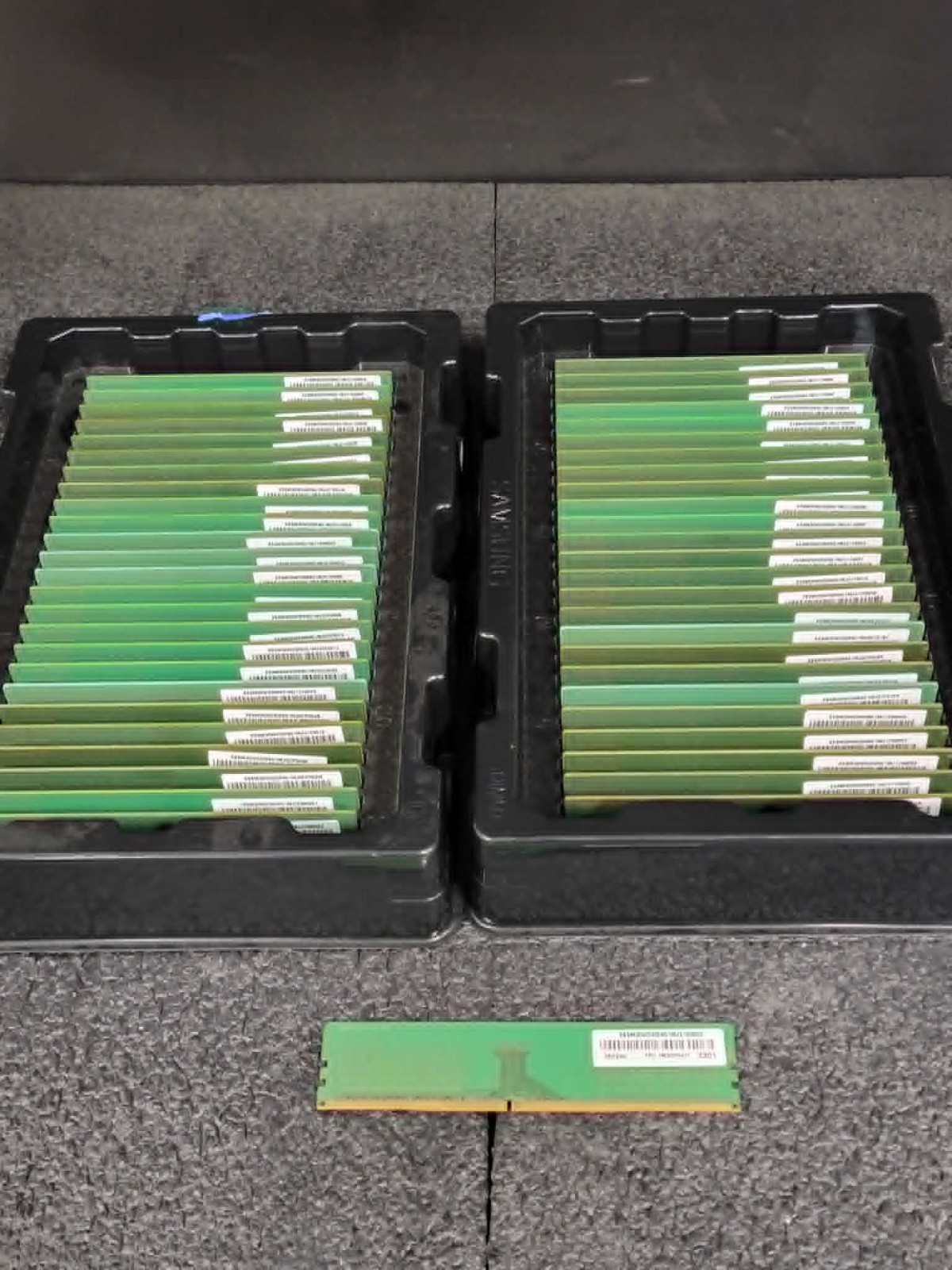 Lot 101 Lenovo 8GB 1Rx8 PC4-23400 DDR4-2933Y Non-ECC Desktop/Workstation Memory