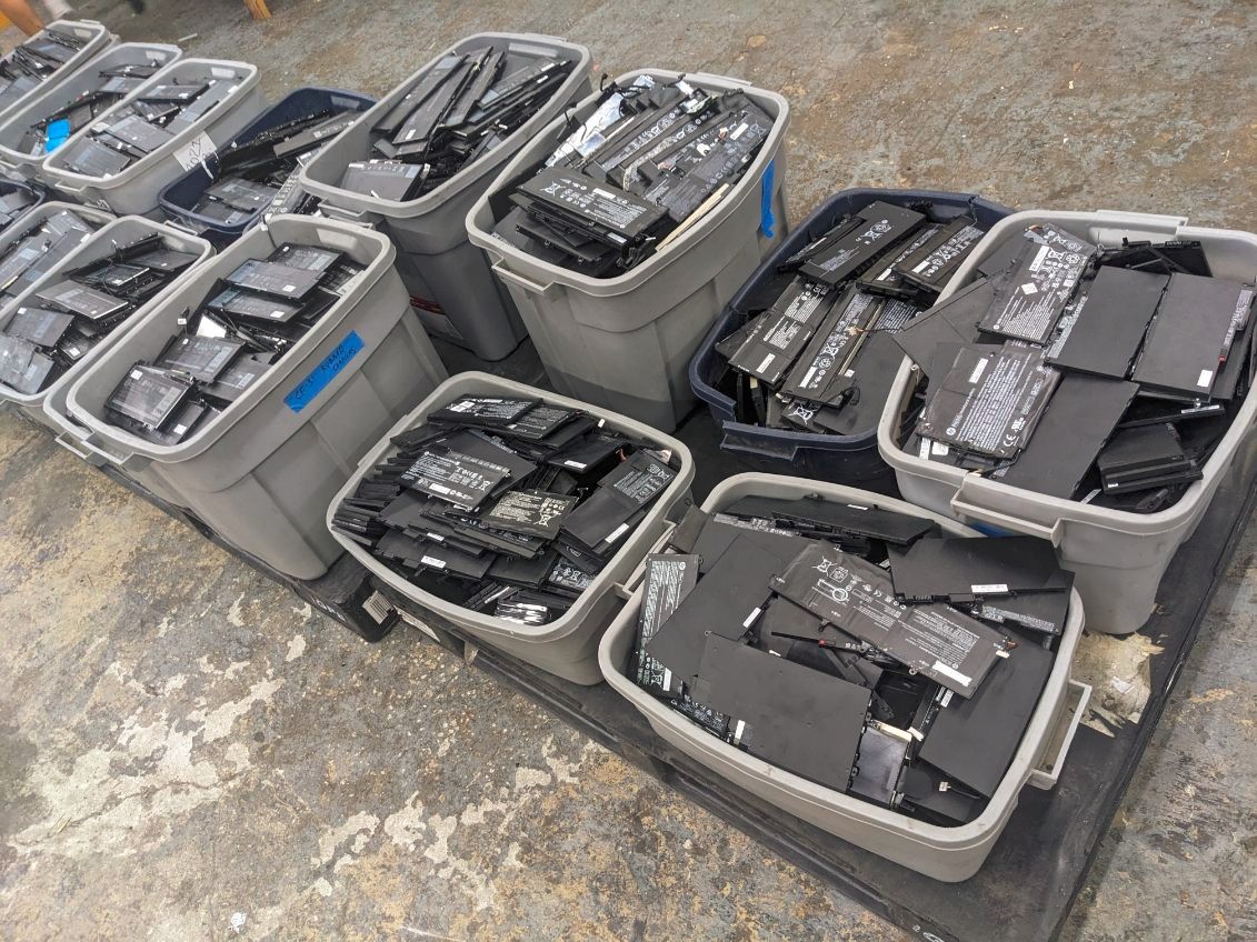 Bulk lots of Laptop Batteries Mix  Brands and models vary   *PLEASE READ*