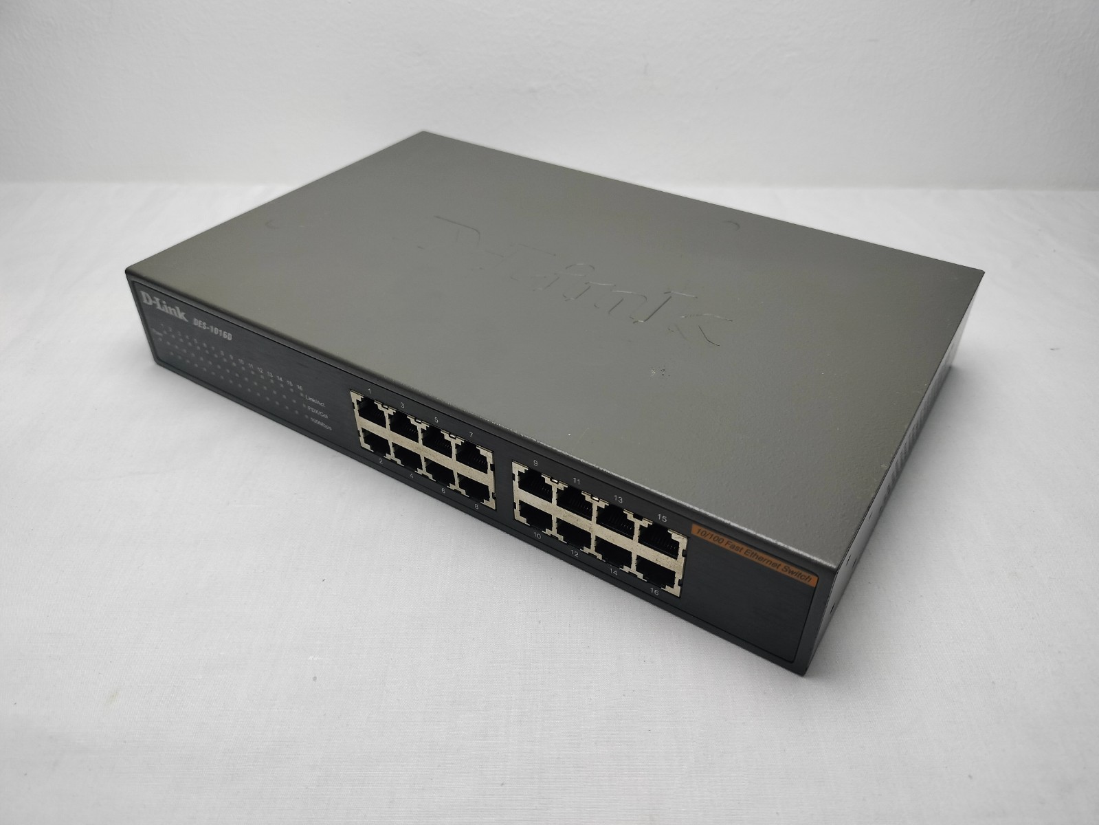 D-Link DES-1016D DES1016D 10/100 Fast Ethernet Switch Made in China