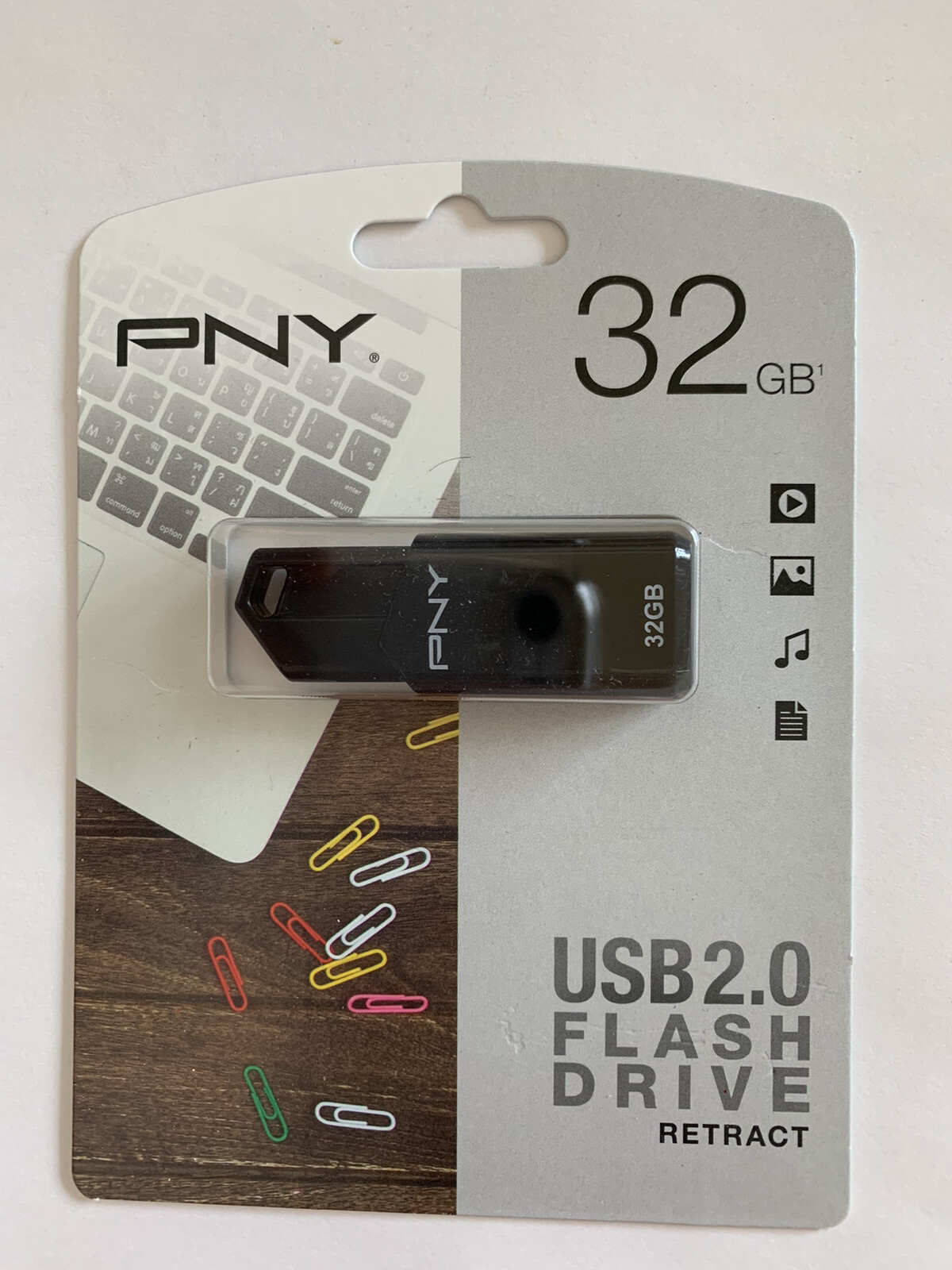 PNY 32gb Flash Drive 2.0 Retractable Black Lightweight Fob New Sealed + freebies