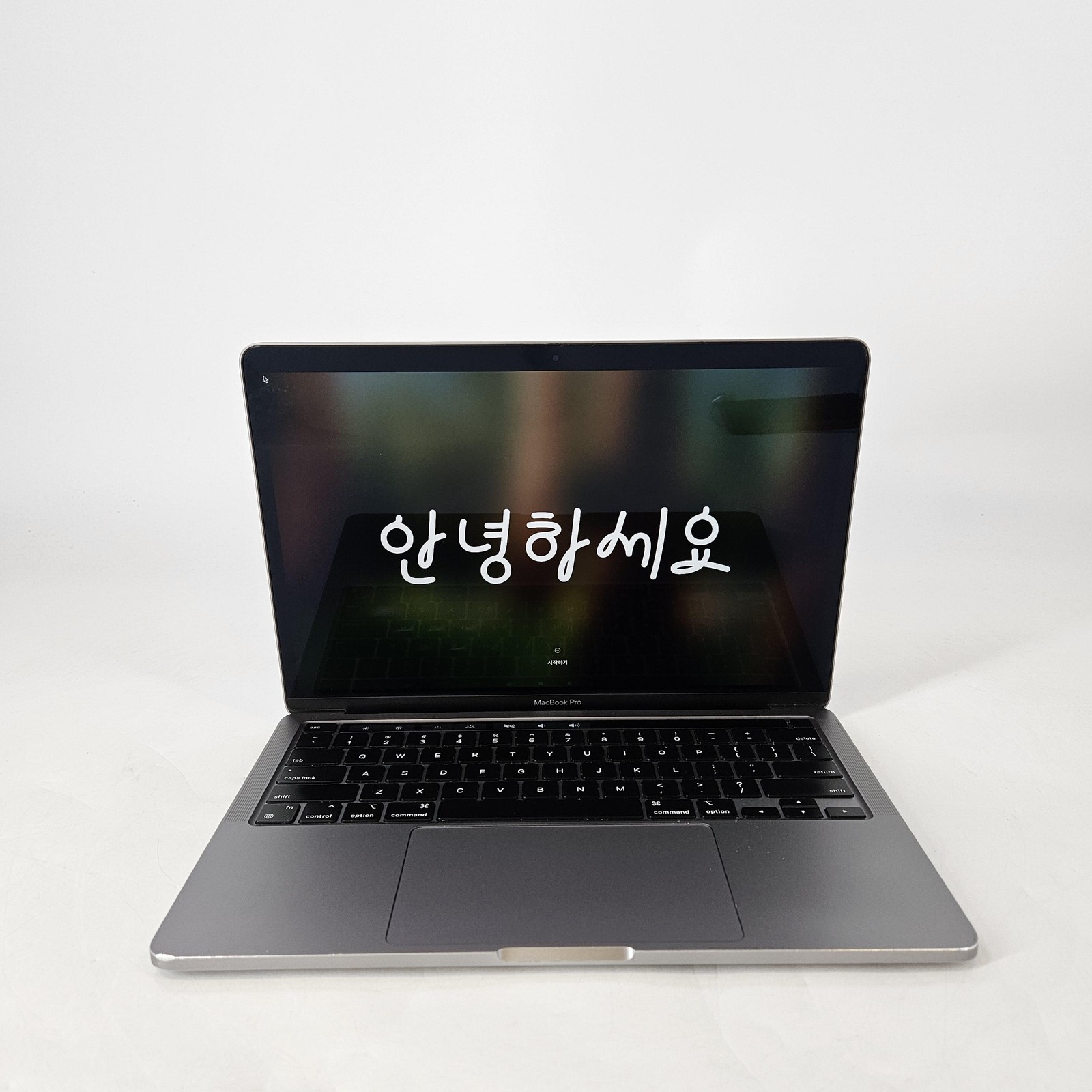 MacBook Pro 13 Space Gray 2020 3.2 GHz M1 8-Core CPU 8-Core GPU 16GB 256GB SSD