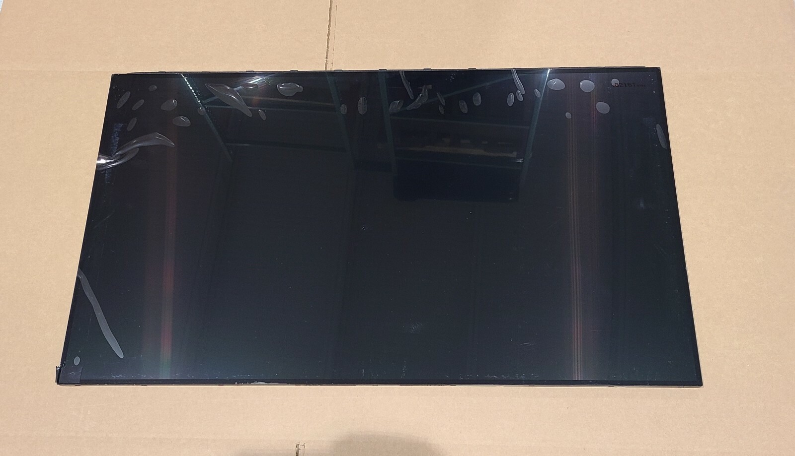 LG 32” 4K DISPLAY W/HDR