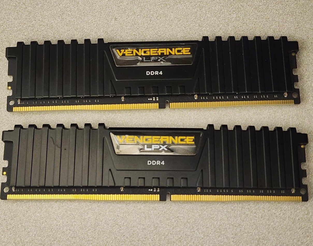 Corsair Vengeance LPX 16gb (2x8gb) DDR4 Ram CMK16GX4M2B3000C15