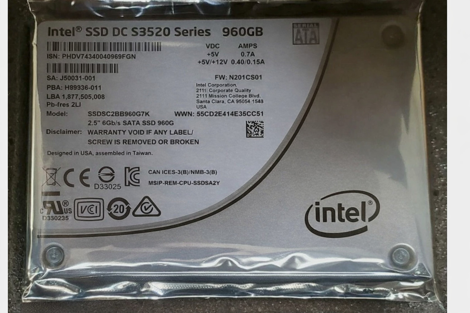 Intel DC S3520 Series 960GB SSD 2.5" SATA 6Gbs Solid State Drive SSDSC2BB960G7