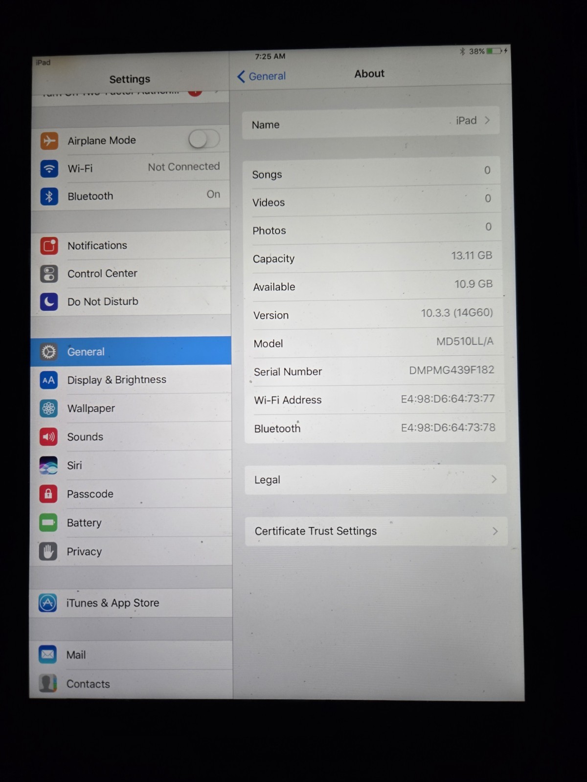 Apple iPad 4th Gen. 16GB, Wi-Fi, 9.7" Black MD510LL/A Bundle In Great Condition