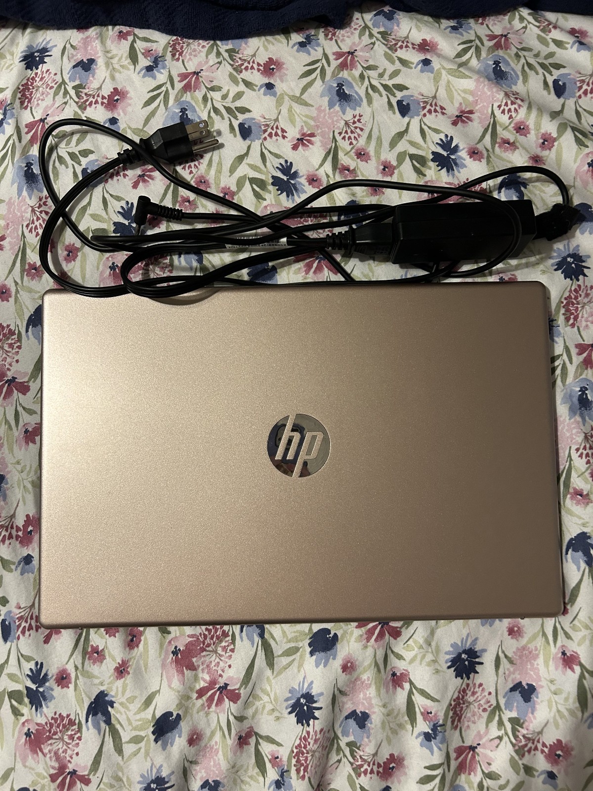 HP laptop computer 15t fd000  15.6" windows 11 12GB RAM 1TB SSD pink rose gold