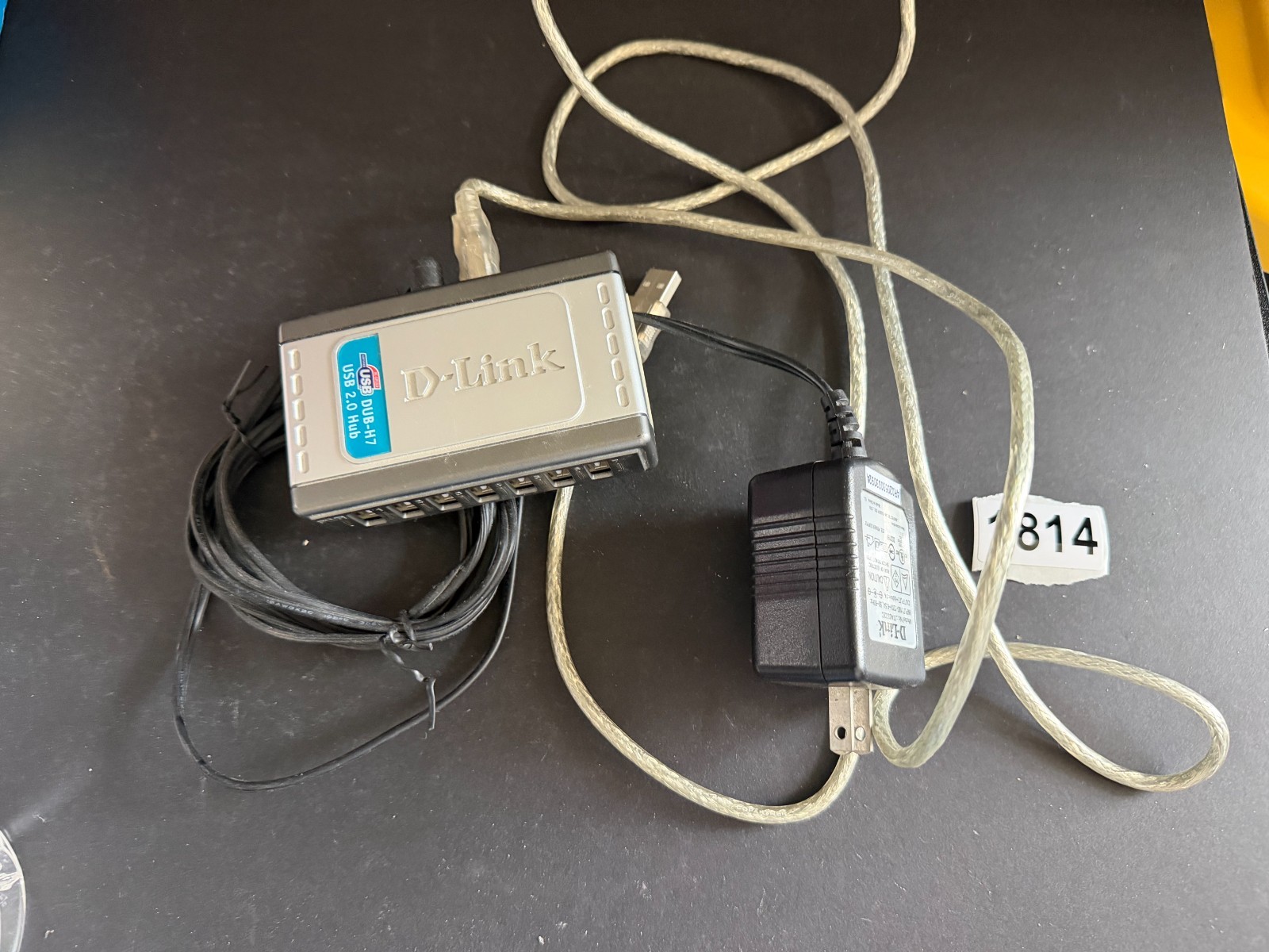 D-Link 7-port hub Model DUB-H7 -- With Power -- WORKS -- REF 1814