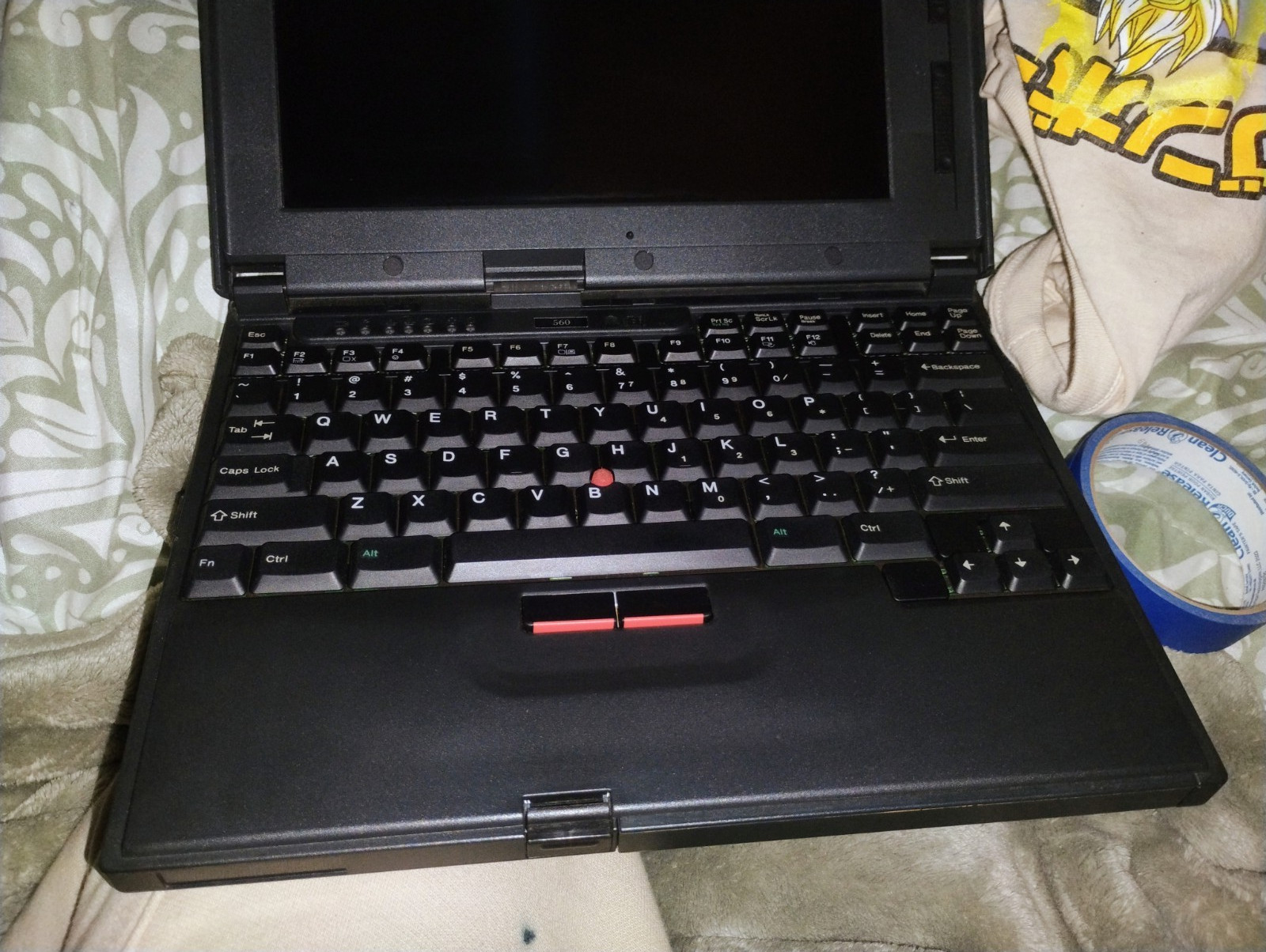 IBM ThinkPad 560 12.1" Pentium 133MHz 16MB 1.3GB HDD TrackPoint AC/Batt