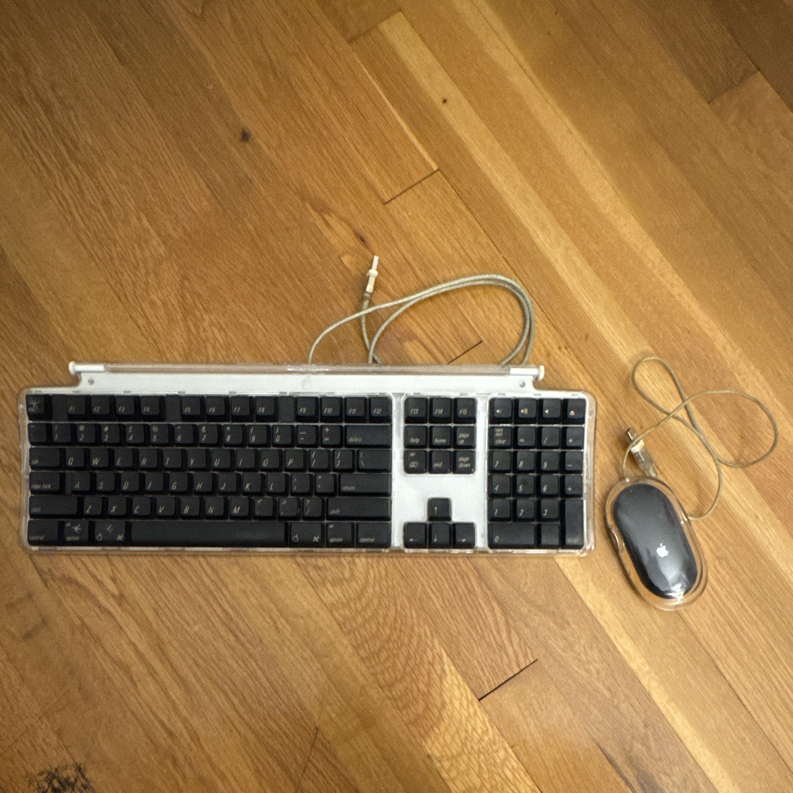 vintage Apple Pro Keyboard (Model M7803) Clear, Apple Pro Mouse (Model M5769)