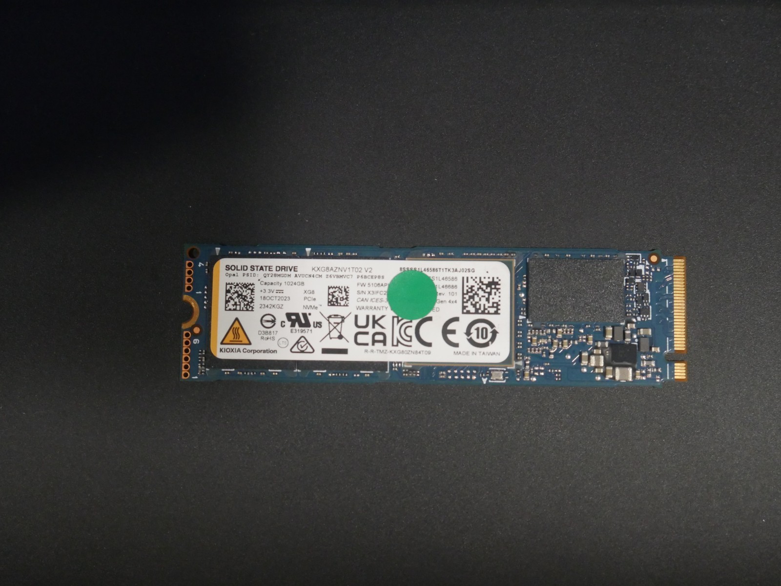 Kioxia XG8 1TB NVMe SSDs M.2 2280 PCIe 4.0 x4 TLC KXG80ZNV1T02