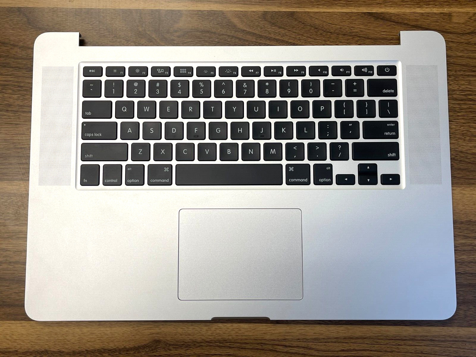Original MacBook Pro 15" 2015 A1398 Palmrest + Touchpad + Keyboard + No Battery