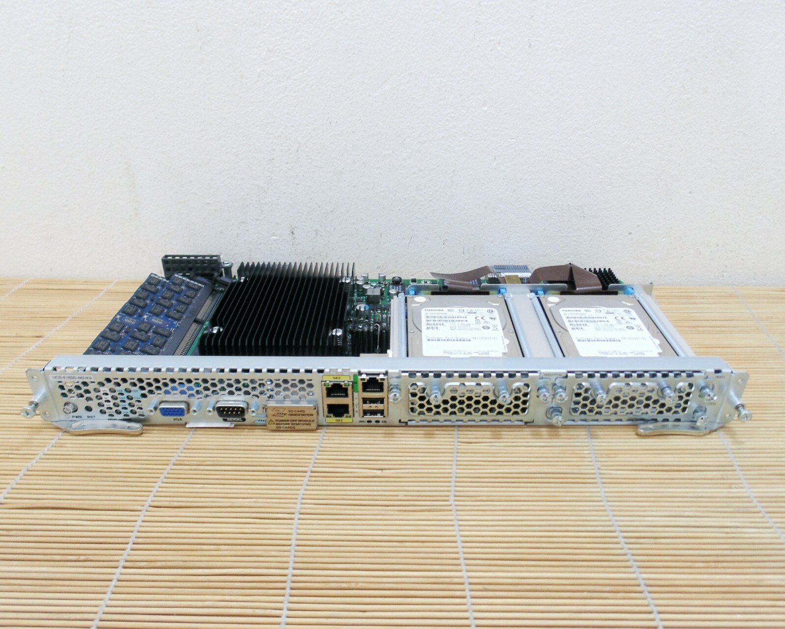 Cisco UCS-E160D-M2/K9 UCS-E DoubleWide 6 Core CPU 2x16GB RDIMM 3x HDD 900GB