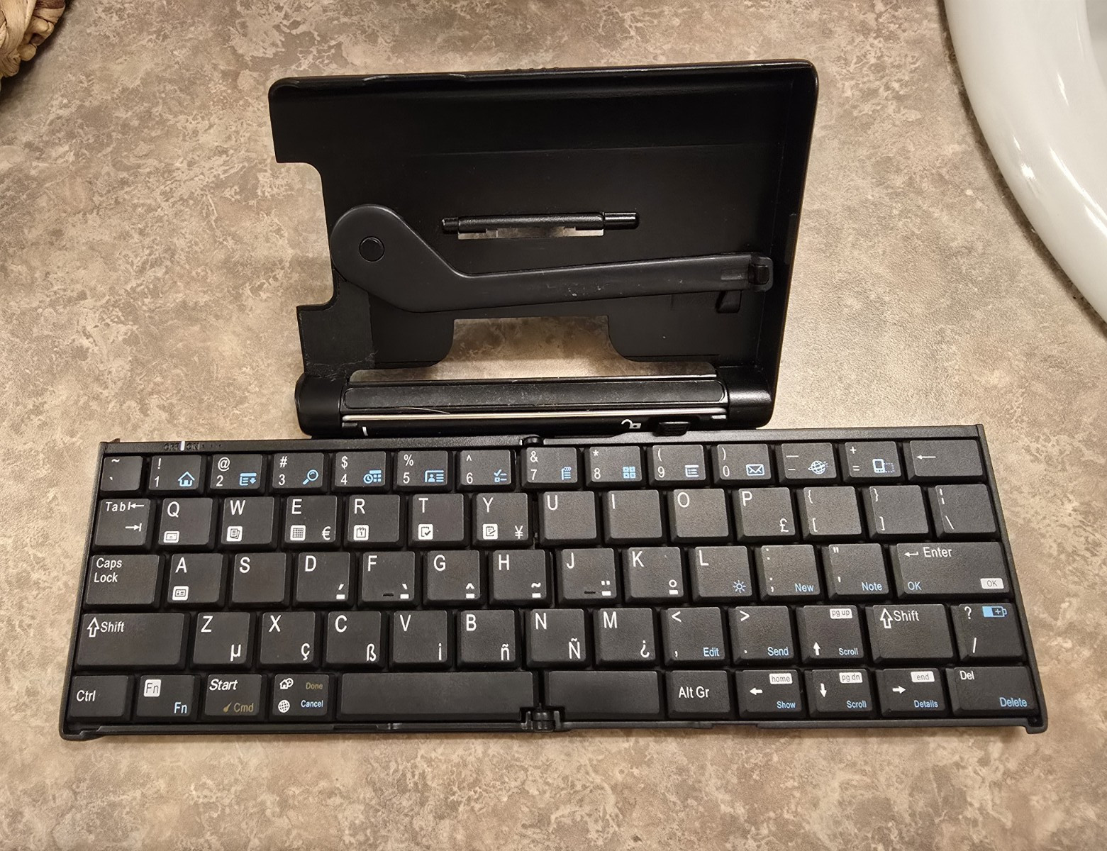 Palm Universal Wireless Keyboard Compact Folding Case Stylus Black 3169WWZ