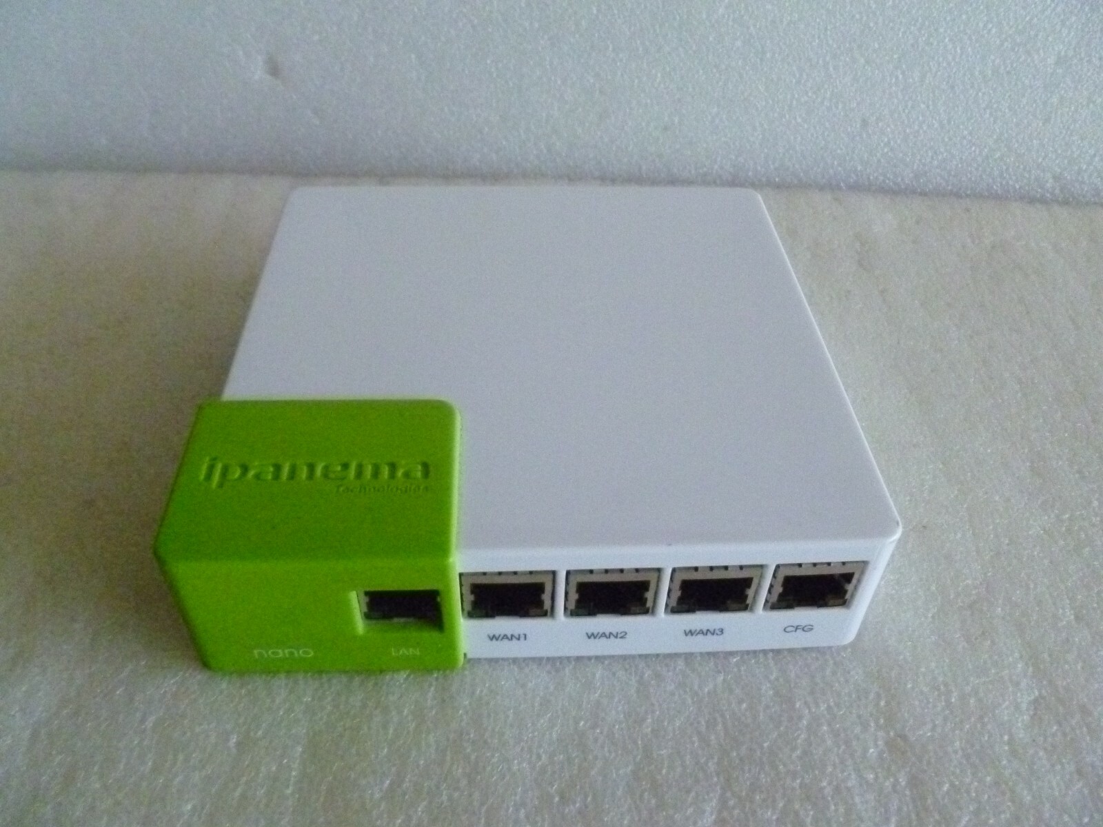 Ipanema NAO 5V2-N5-256MB-F128-X-5-X-X - 1x LAN 3x Wan 1x CFG 