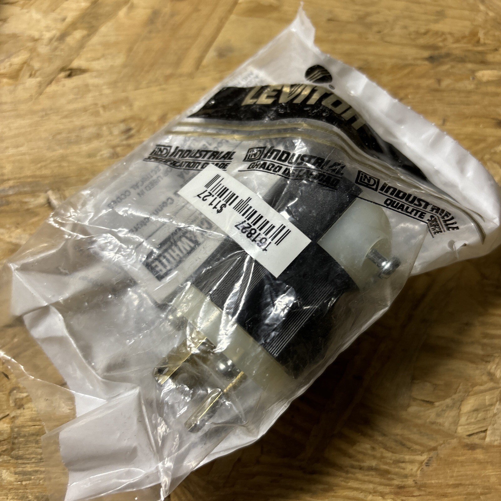 Leviton 4570-C NEMA L6-15P 15 Amp 250 Volt Locking Plug with Ground - 2 Pole, 3