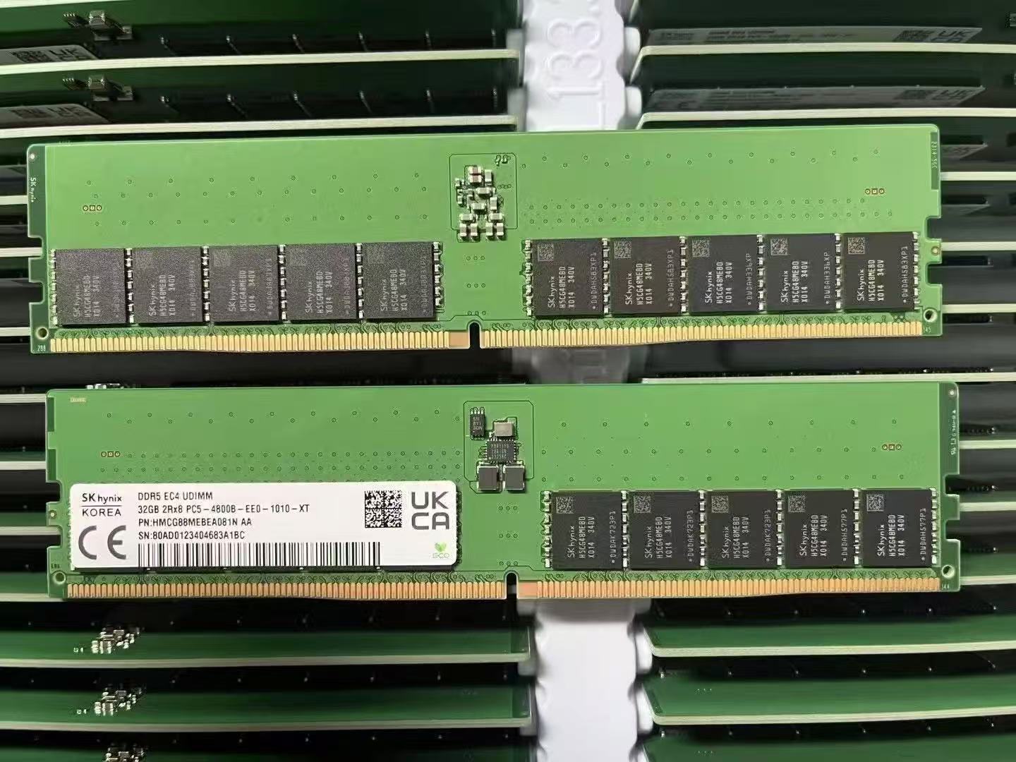SK hynix 32GB*2=64g 2Rx8 DDR5 EC4 UDIMM PC5-4800B-EE0-1010-XT RAM.