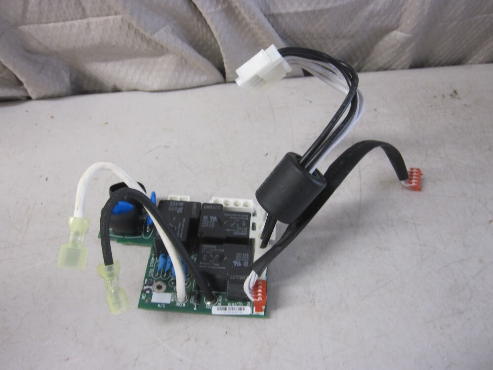 Genuine APC 640-1083E Rev 05 UPS Power Relay Control Board - Works Great