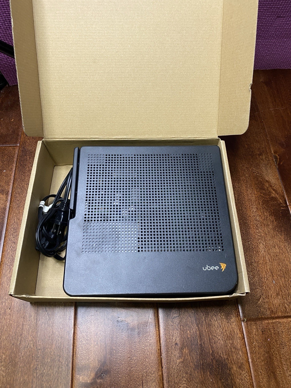 Ubee DVW3201B Wireless Cable Modem - With Power Cord