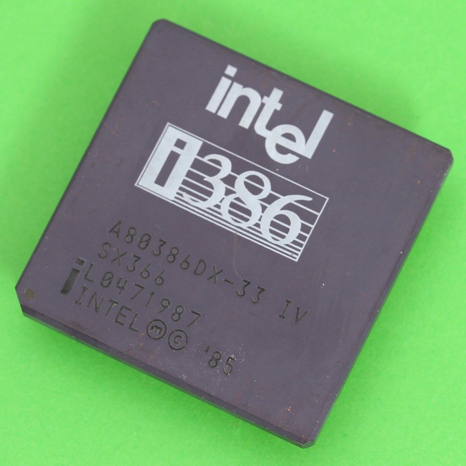 Vintage Intel 386 DX 33Mhz Ceramic CPU Processor SX366 A80386DX-33 IV 386DX 25