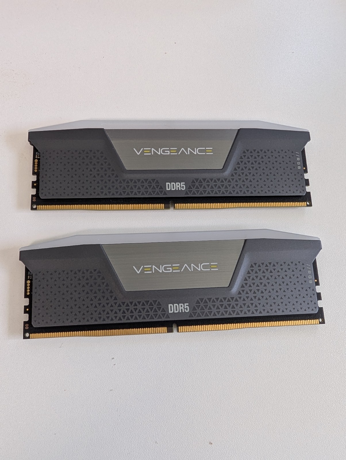 Corsair Vengeance RGB 32GB 2x16GB DDR5 6000 CL30 EXPO XMP RAM d