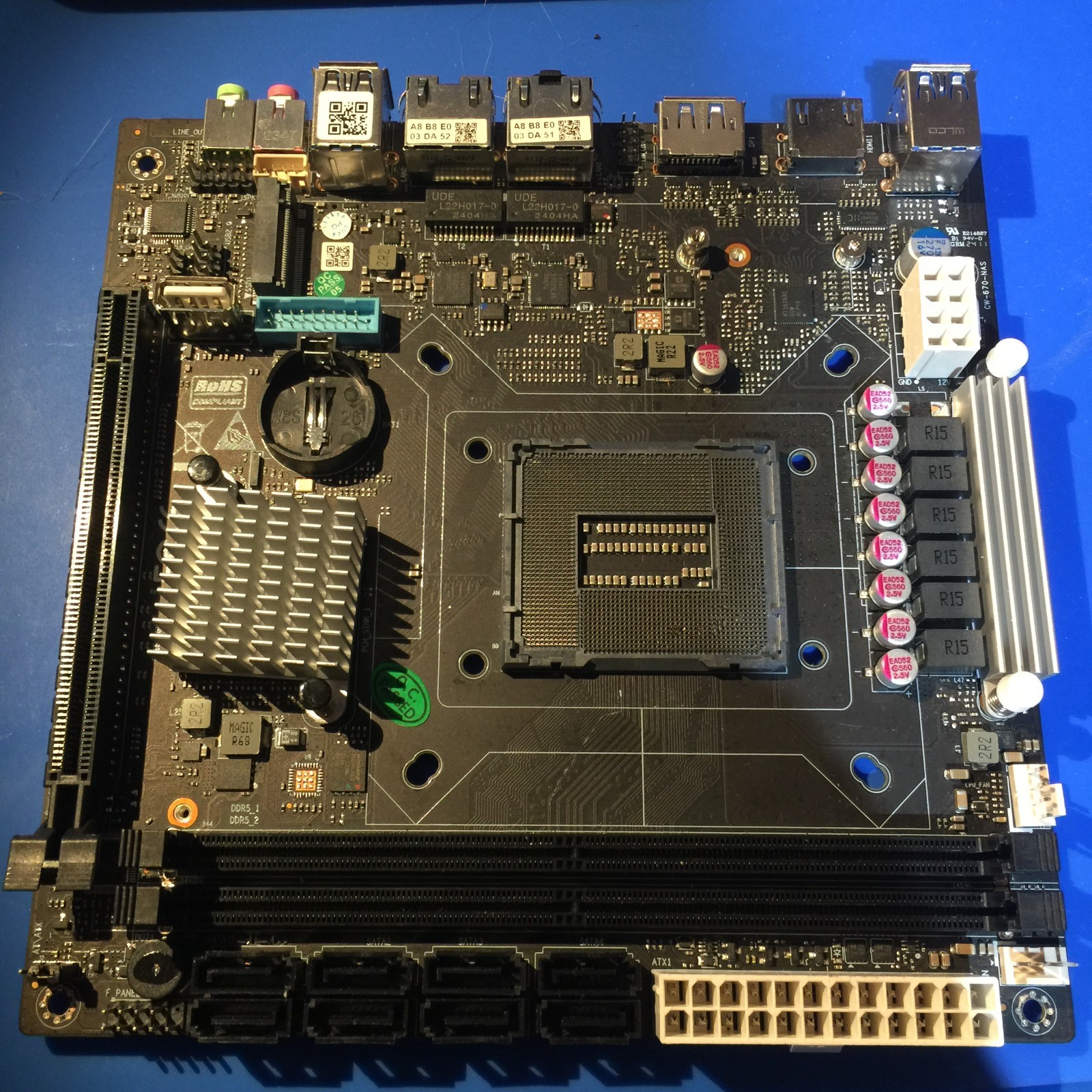 Intel 12/13/14th Gen NAS Motherboard 8-Bay Q670 vPro LGA1700 UNTESTED SEE PIX