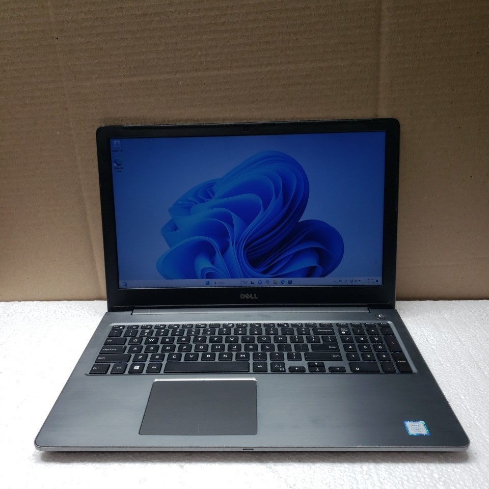 Dell Vostro 5568, i5-7200U @ 2.7GHZ, 8GB RAM, 256GB SSD