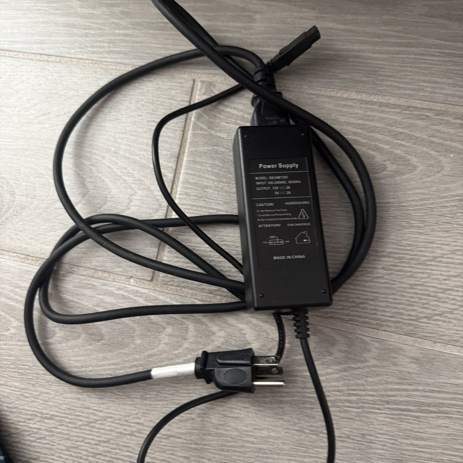 Power Supply SS34W1205 12V 1.5A  2A 6 PIN  INPUT  100-240VAC,50/60HZ