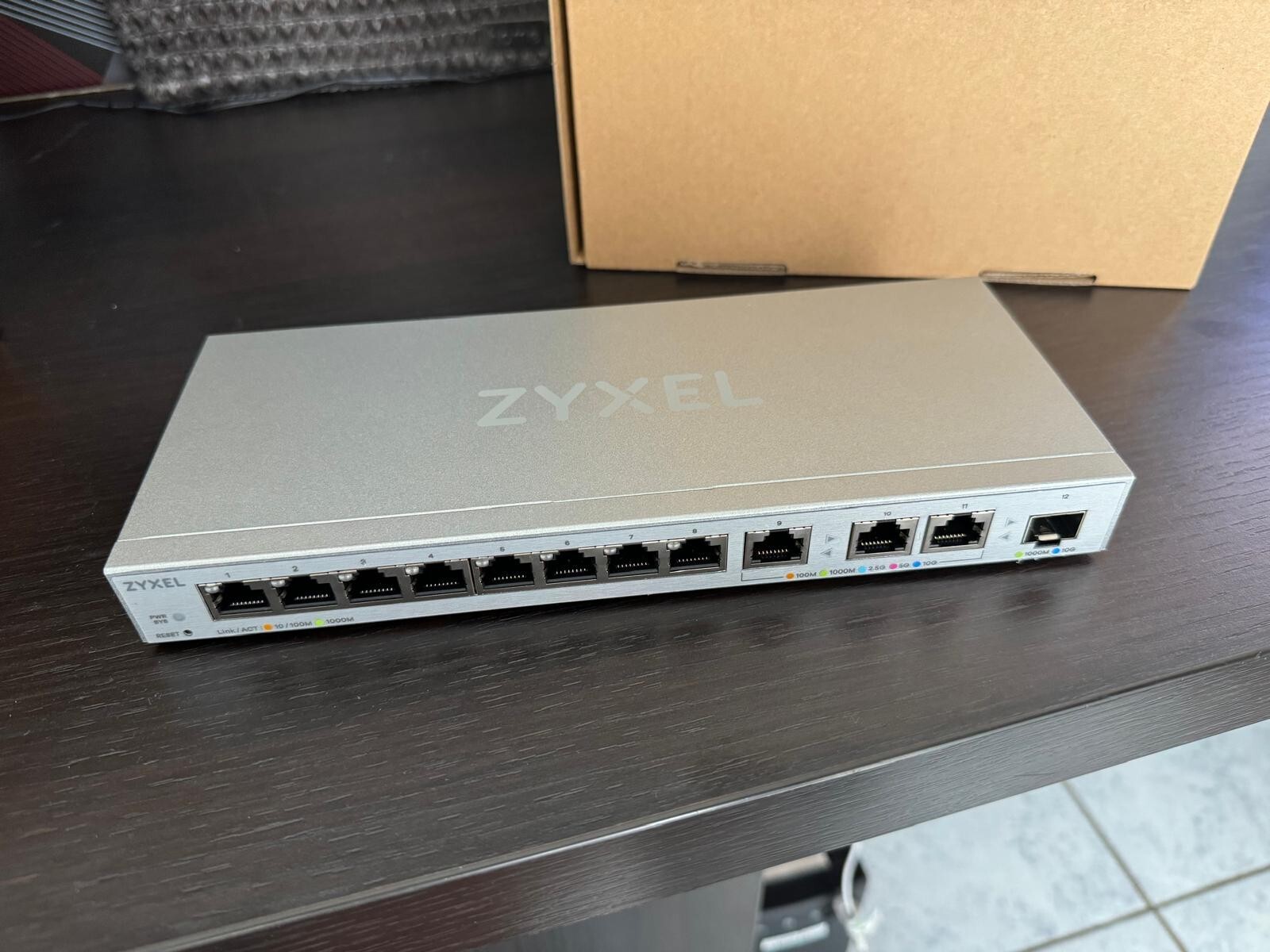 ZyXEL XGS1250-12 12 Port 10Gbps  Standalone Ethernet Switch