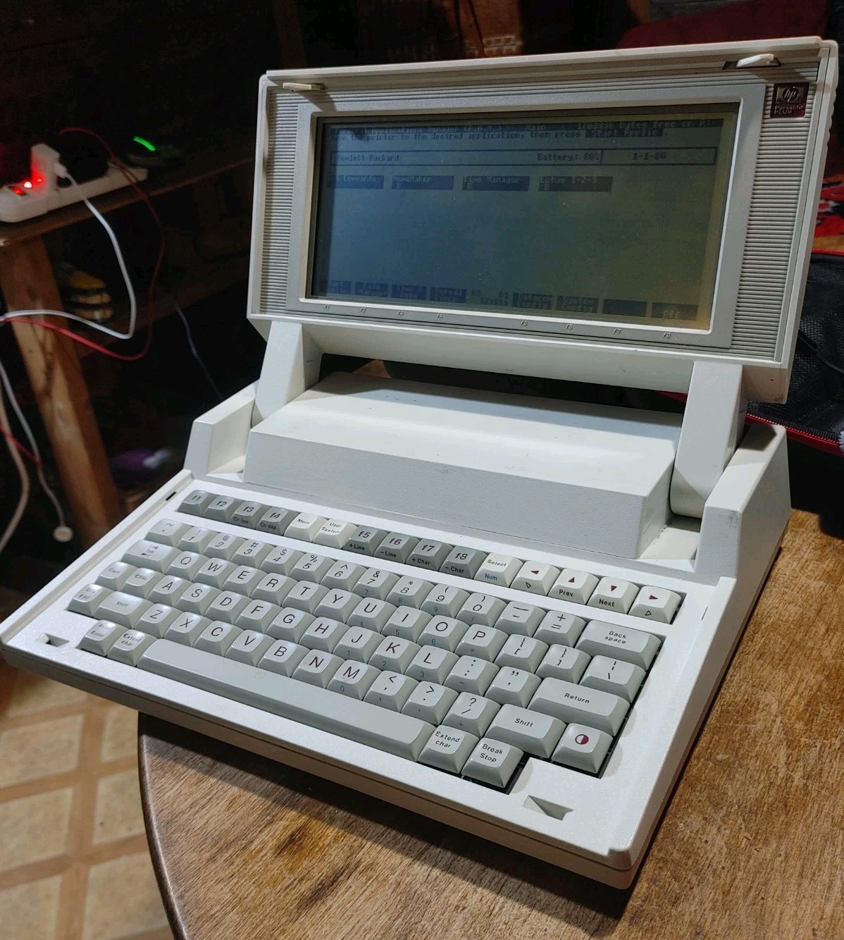 Vintage 1985 HP Hewlett-Packard Portable Plus Laptop Tested