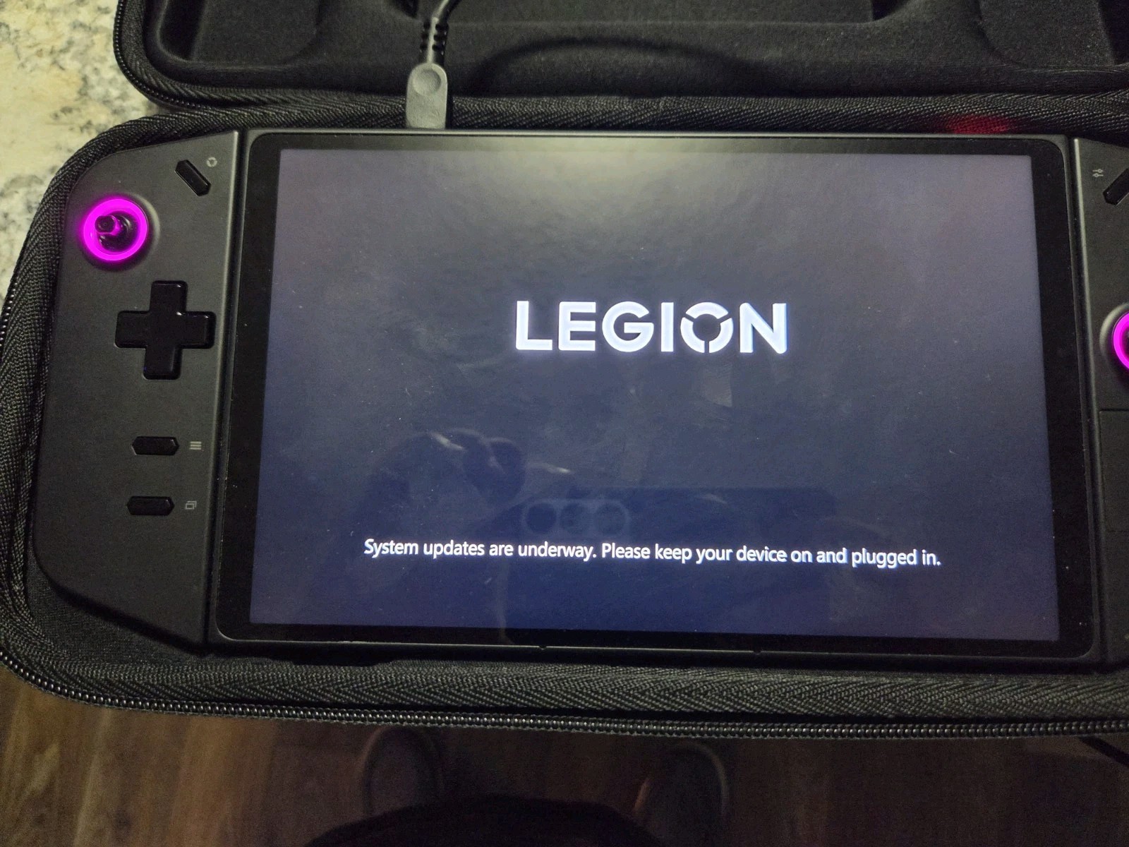 Lenovo Legion Go 8.8 in (1TB SSD, AMD Ryzen Z1 Extreme, 3.3GHz, 16GB RAM)...
