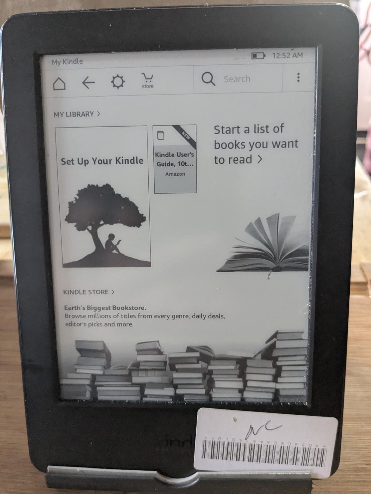 Amazon Kindle Basic, 7th Gen, 6 inch, Grade C Spot On Screen Black, WP63GW #724