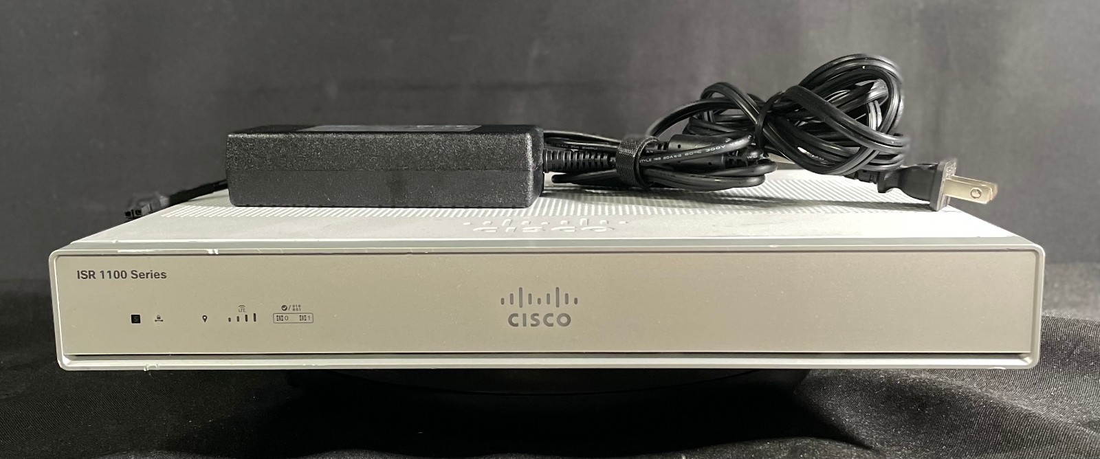 Cisco ISR C1111-8P 8 Port Gigabit Integrated Services Router w/ Power Adapter