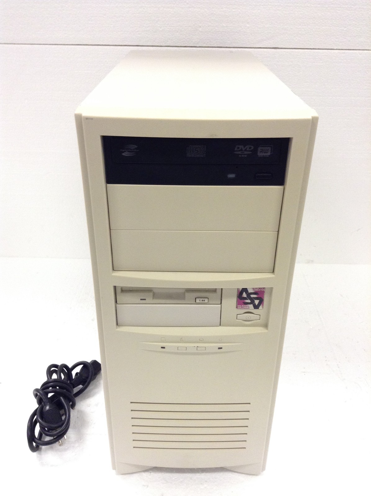 Silicon Village Vintage PC AMD K6-2 500MHz 384MB RAM NVIDIA Floppy DVD-RW NO HDD