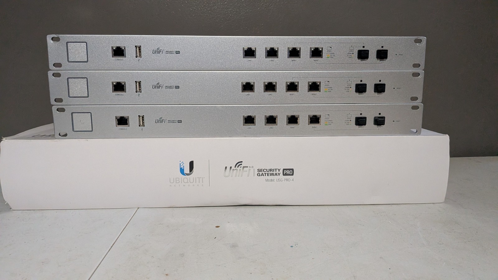 Lot Of 4 Ubiquiti Networks UniFi Security Gateway Pro USG-PRO-4 - Tested 