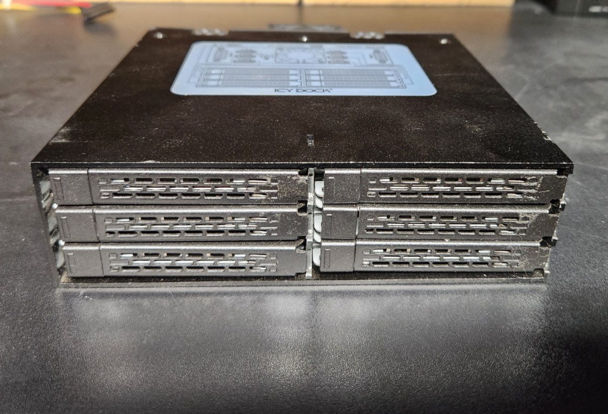 ICY DOCK MB996SP-6SB 6-Bay 2.5” SATA SSD/HDD Hot Swap Drive Cage