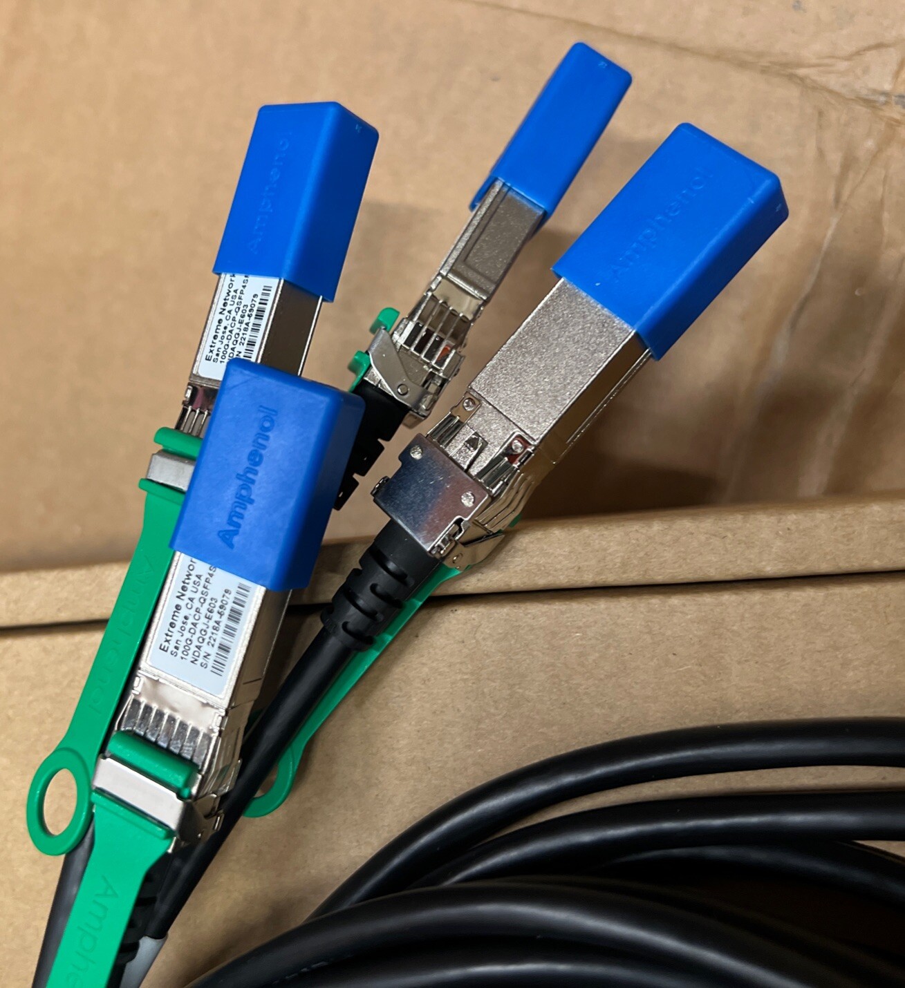 Extreme Networks Network Cable 100G-DACP-QSFP4QSFP3M Original